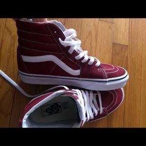 Never worn high top burgundy vans